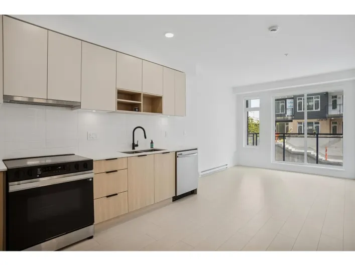 209 10488 138A STREET, Surrey