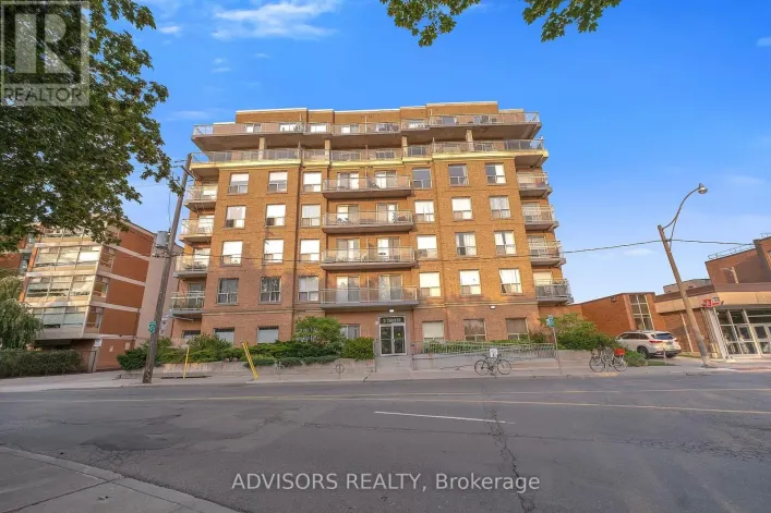 209 - 11 CHRISTIE STREET, Toronto