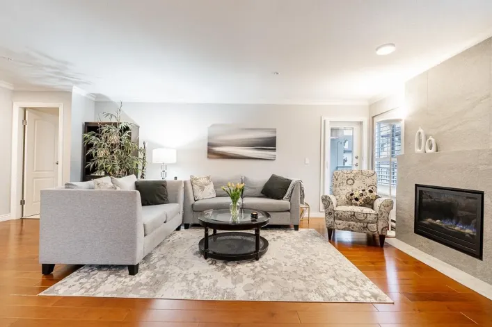 209 15272 20 AVENUE, Surrey