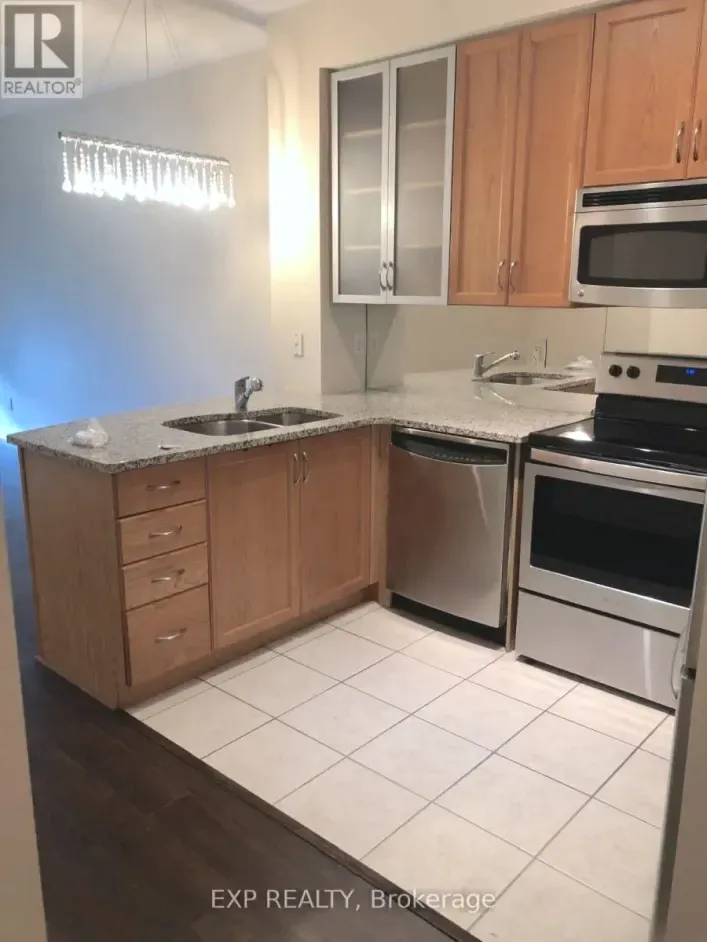 209 - 18 YORKVILLE AVENUE, Toronto