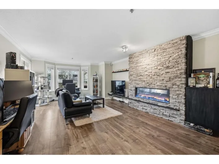 209 19721 64 AVENUE, Langley