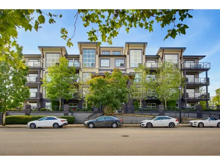 209 20630 DOUGLAS CRESCENT, Langley