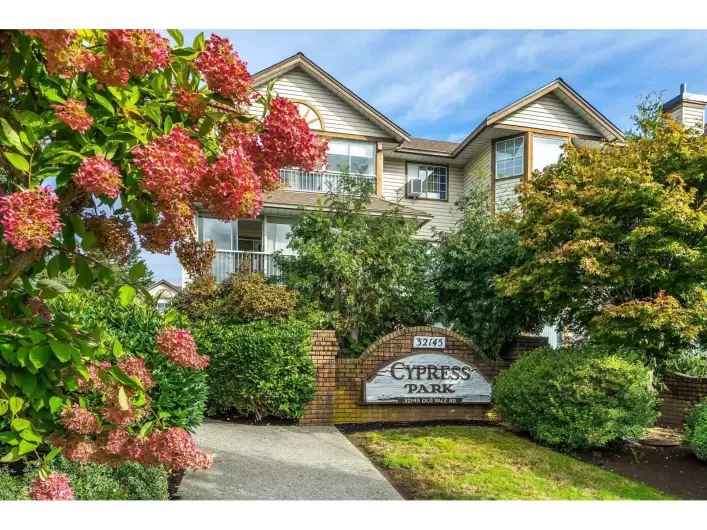 209 32145 OLD YALE ROAD, Abbotsford