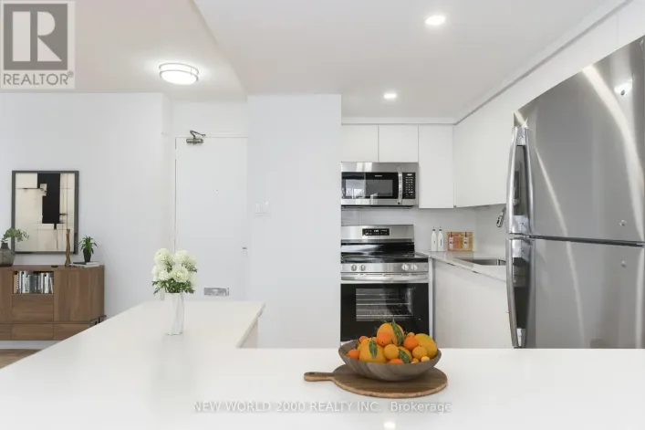 209 - 33 ERSKINE AVENUE, Toronto