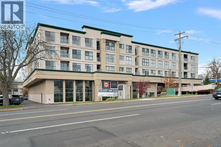 209 3460 Quadra St, Victoria