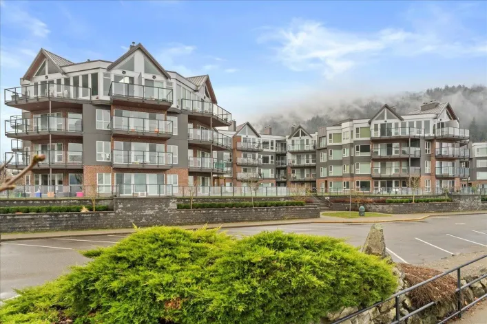 209 378 ESPLANADE AVENUE|Harrison Hot Springs, Harrison Hot Springs