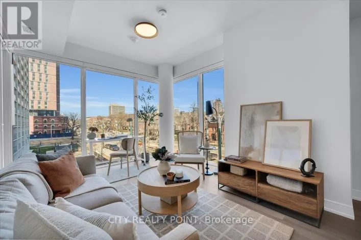 209 - 664 SPADINA AVENUE, Toronto