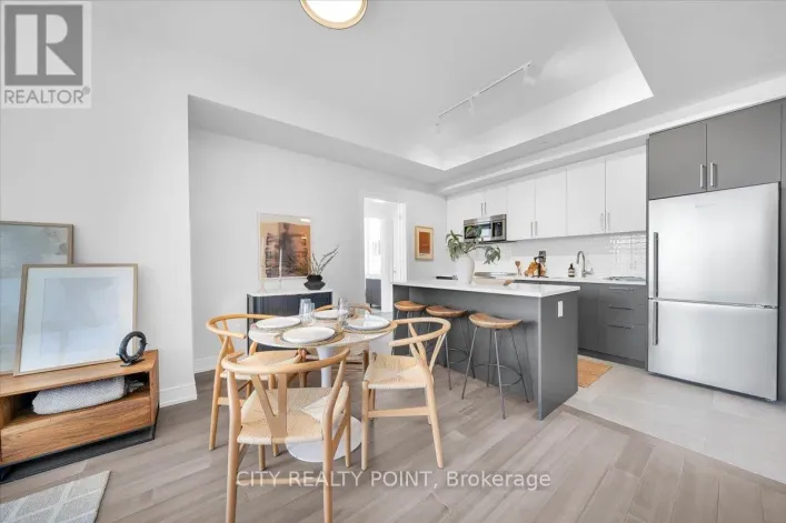 209 - 664 SPADINA AVENUE, Toronto