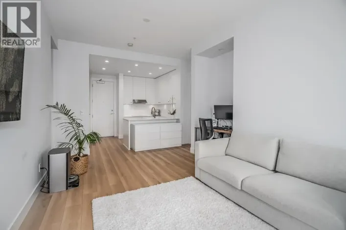 209 708 EDGAR AVENUE, Coquitlam