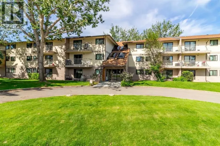 209, 855 Columbia Blvd W, Lethbridge
