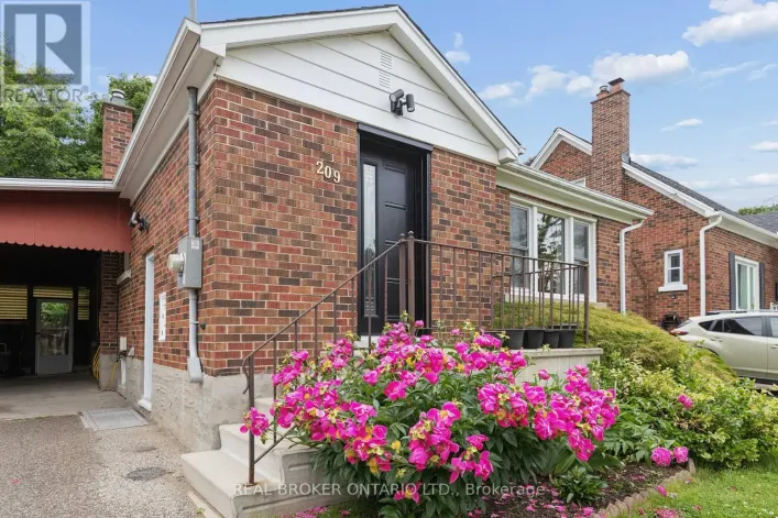 209 BEDFORD ROAD, Kitchener