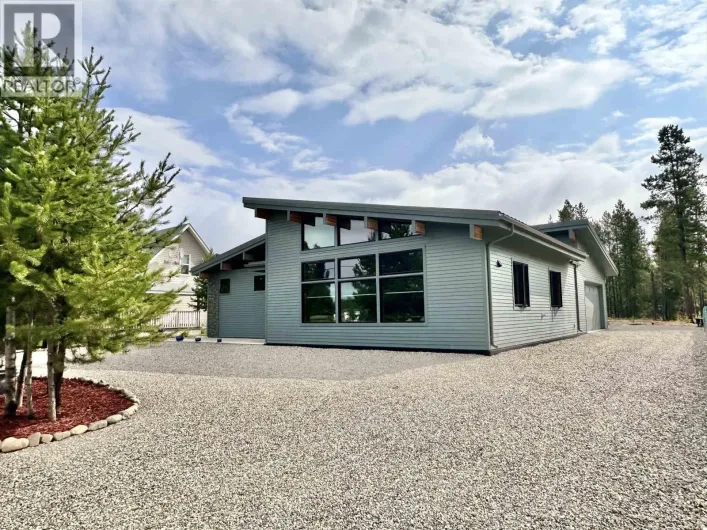 209 DOGWOOD STREET, Valemount