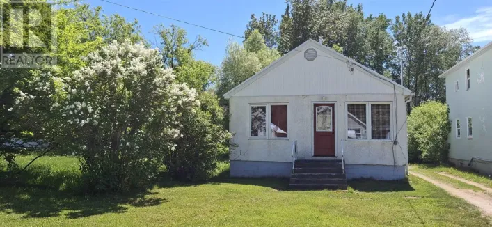 209 Fotheringham Ave., Atikokan