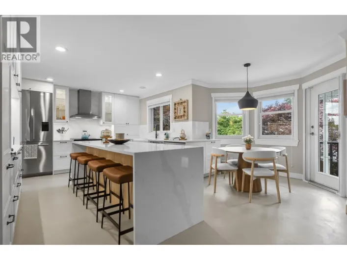 209 RAVINE DRIVE, Port Moody