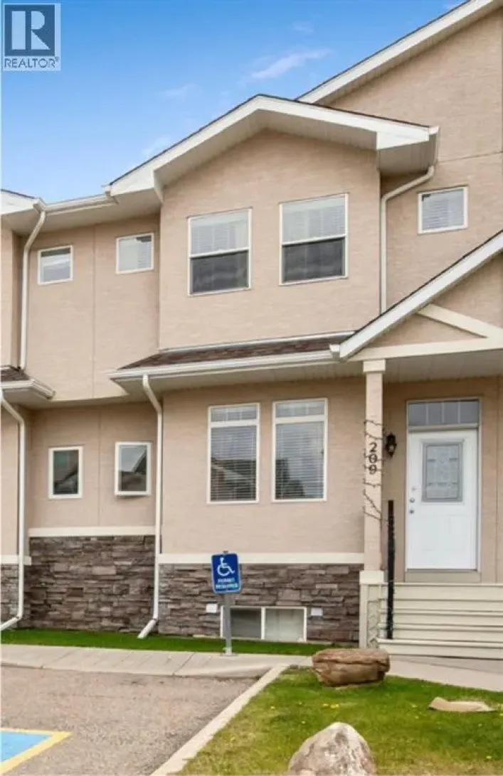 209 Strathcona Circle, Strathmore