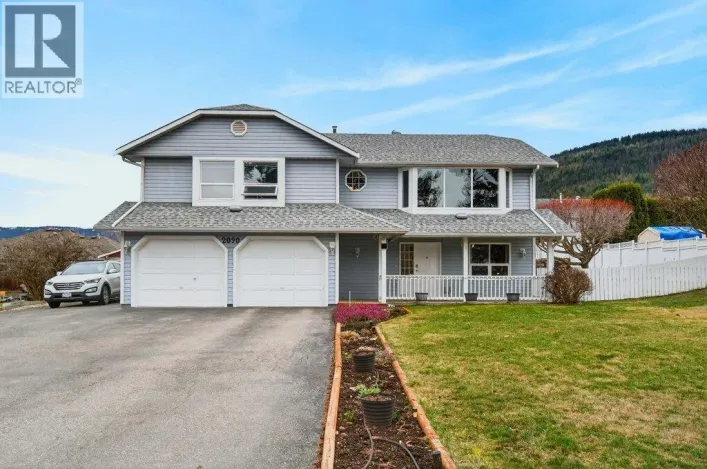 2090 14 Street SW, Salmon Arm