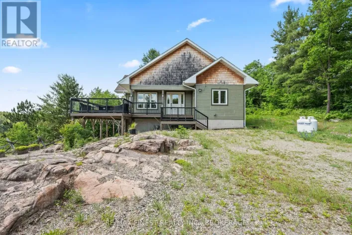 2092 BEACH ROAD, Frontenac