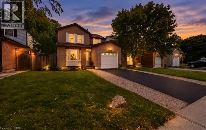 2092 HUNT Crescent, Burlington