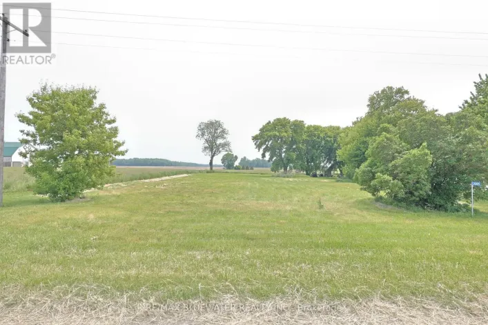 2095 MOUNT CARMEL DRIVE, North Middlesex