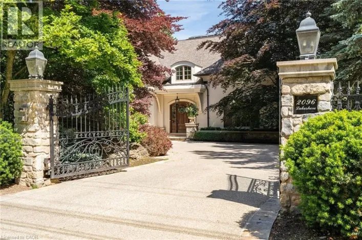 House for sale: 2096 LAKESHORE Road E, Oakville