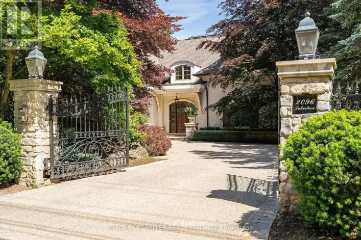 2096 LAKESHORE ROAD E, Oakville