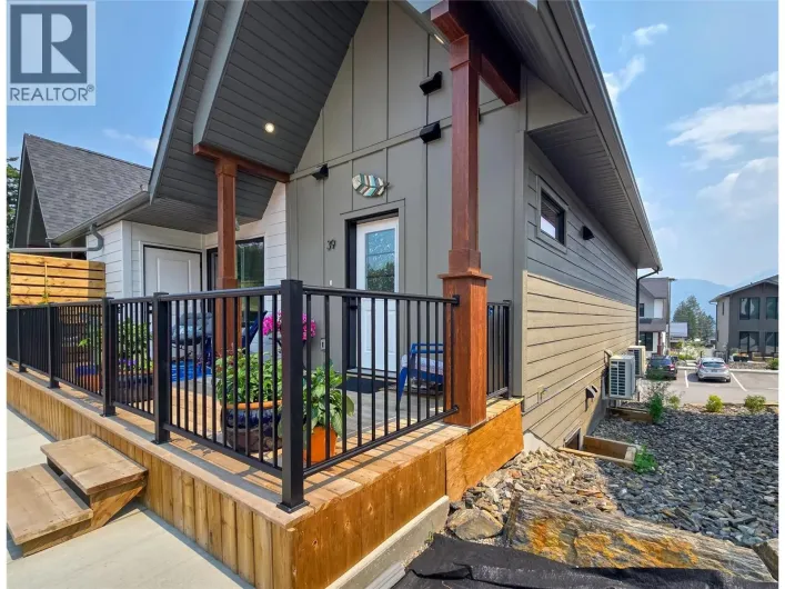 2096 Pine Tree Lane Unit# 39, Invermere