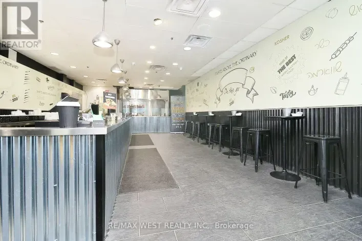 21 - 1118 CENTRE STREET, Vaughan