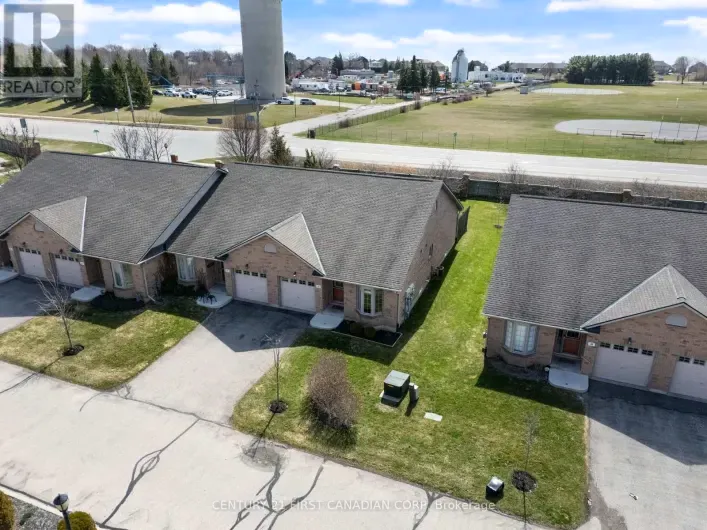 Row / Townhouse for sale: 21 - 19 SOMERSET DRIVE, Norfolk