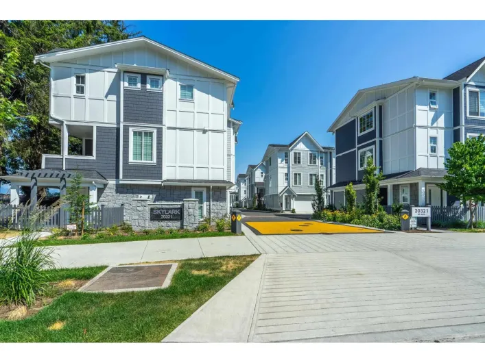 21 20321 80 AVENUE, Langley
