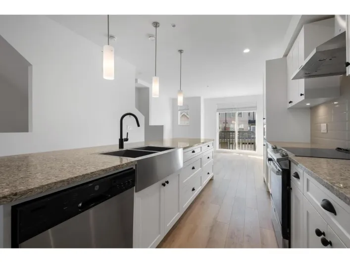 21 20487 65 AVENUE, Langley