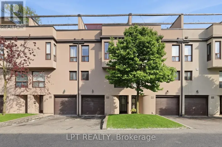 21 - 24 REID DRIVE, Mississauga