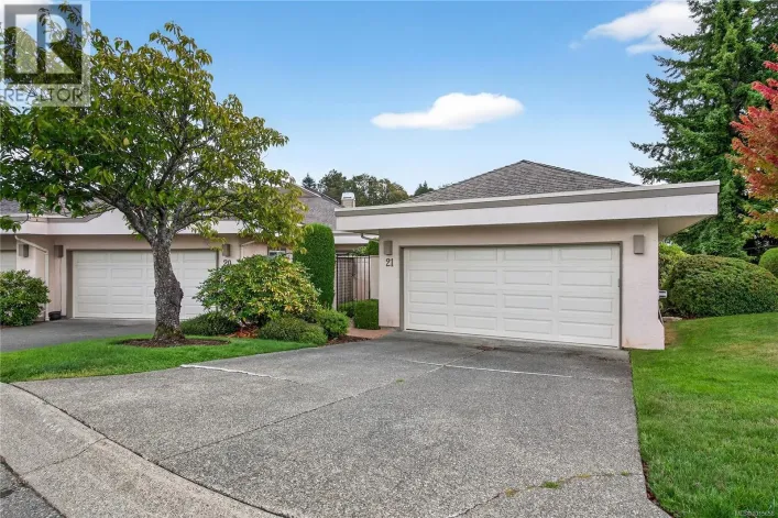 21 4318 Emily Carr Dr, Saanich