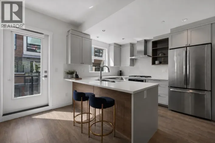 21 856 ORWELL STREET, North Vancouver