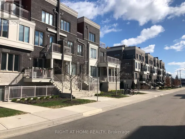 21 - 90 EASTWOOD PARK GARDENS, Toronto