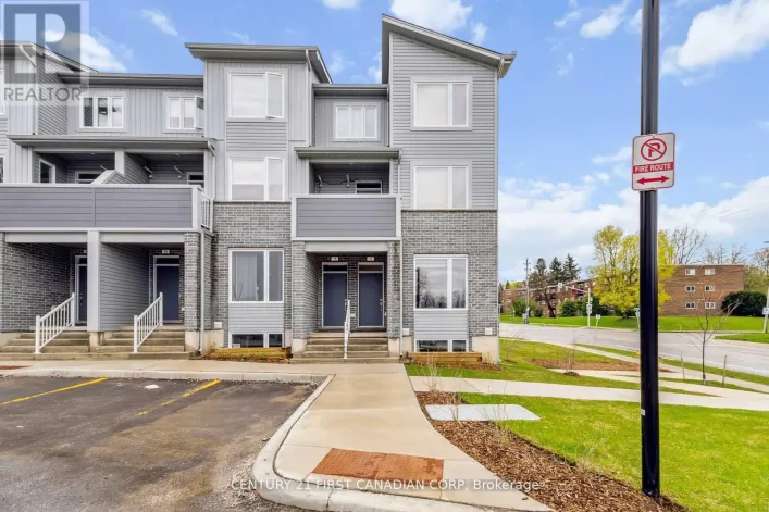 21 - 990 DEVERON CRESCENT, London South