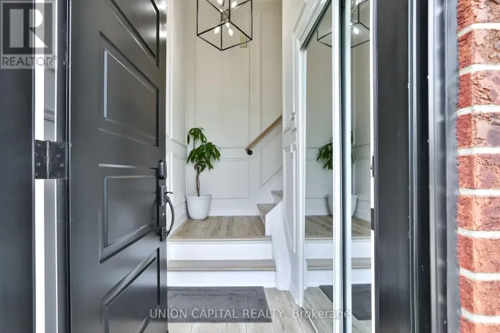 21 AVON CRESCENT, Vaughan