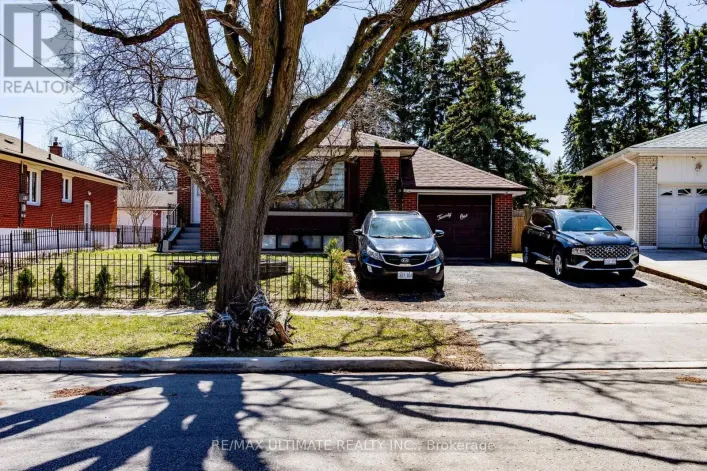 House for sale: 21 BENWAY DRIVE, Toronto