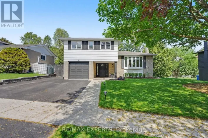 21 BIGWIN DRIVE, Aurora