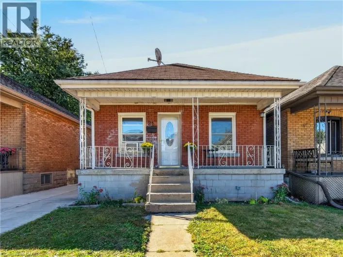 21 CAMERON Avenue N, Hamilton