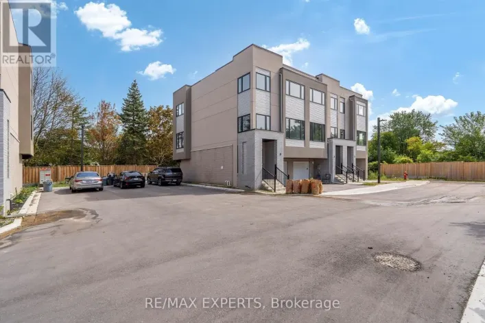 21 CARL HILL LANE, Richmond Hill