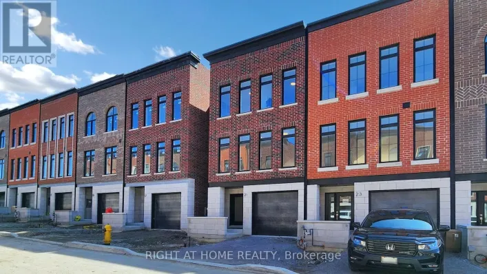 21 CHESTNUT COURT, Aurora