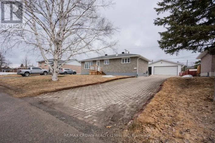 21 CLARK STREET, Kapuskasing
