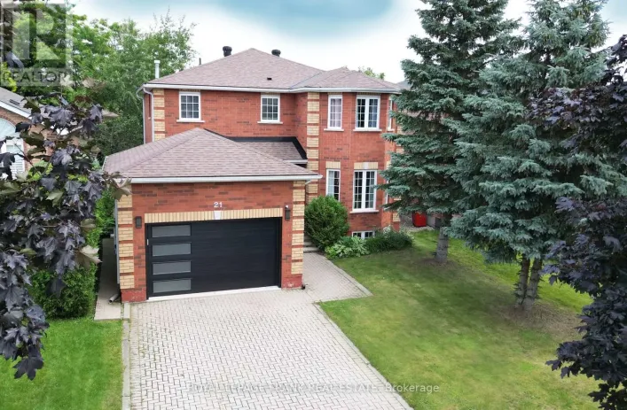 21 CROMPTON DRIVE, Barrie