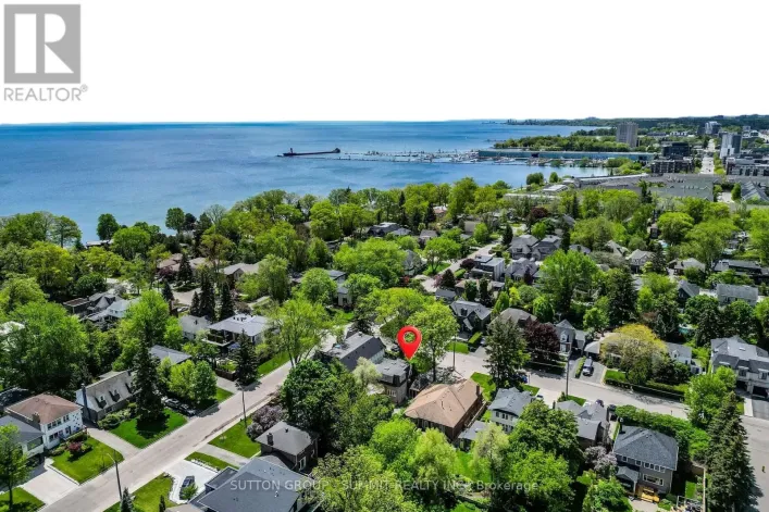 21 CUMBERLAND DRIVE, Mississauga