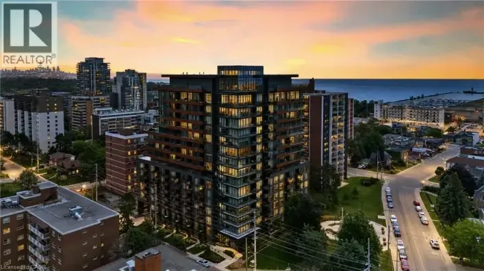Apartment for sale: 21 E PARK Street E Unit# 717, Mississauga