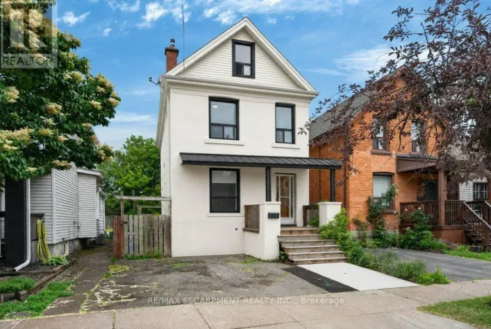 21 EAST BEND AVENUE N, Hamilton