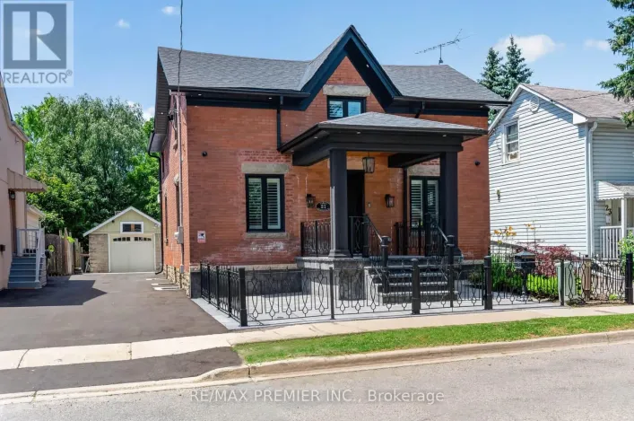 21 ELIZABETH STREET N, Brampton