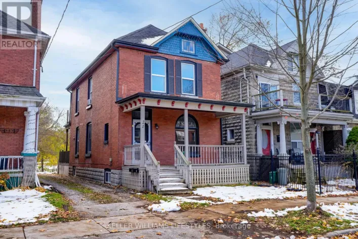 21 ELMWOOD AVENUE E, London South