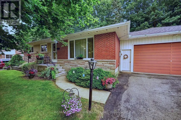 21 FAIRWAY CRESCENT, Brockville
