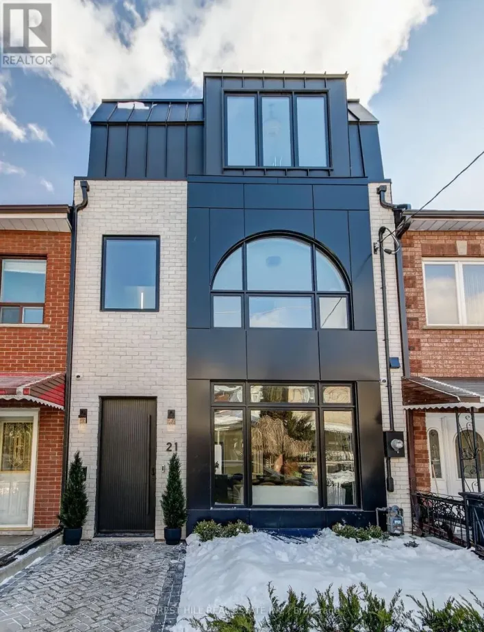 21 FOXLEY STREET, Toronto